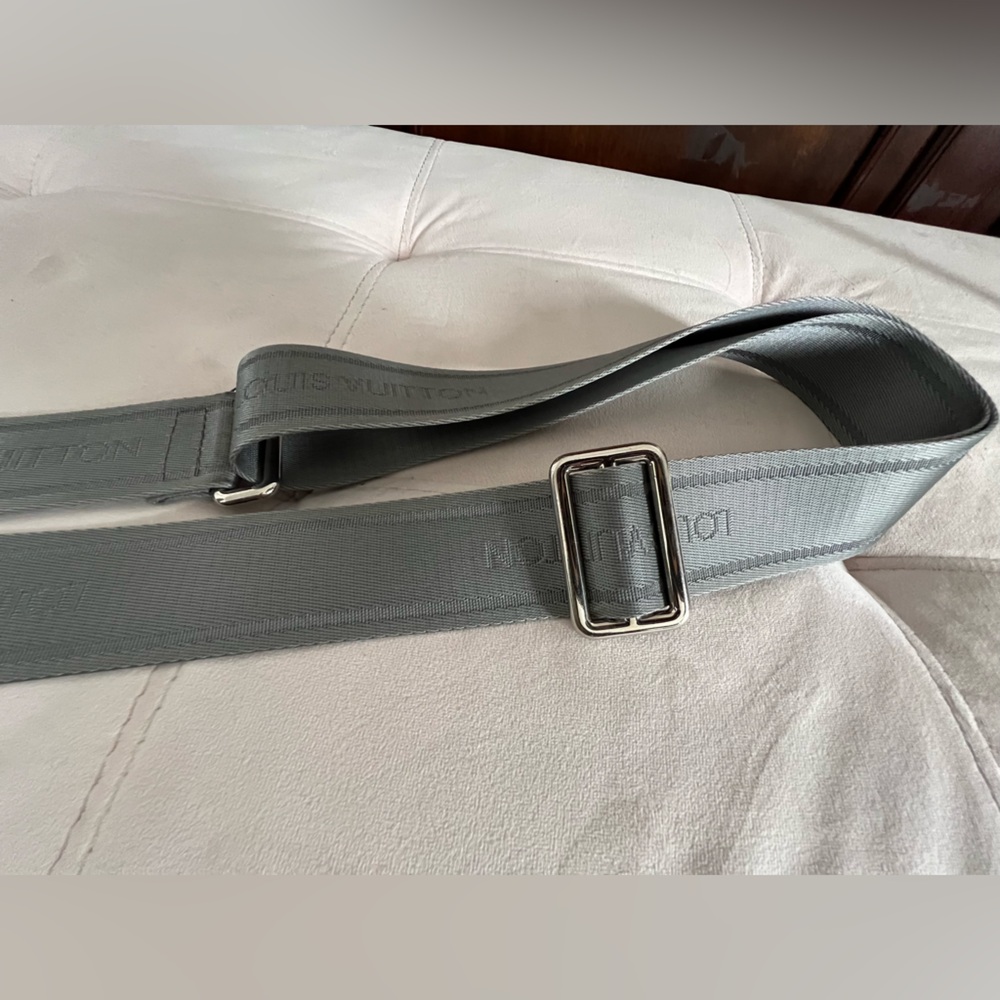 Authentic Louis Vuitton Crossbody/Shoulder Strap in Gray with Silver Hardware - Picture 3 of 10